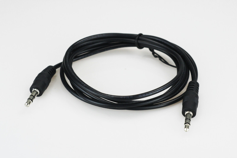 Xtech XTC-315 0.9м 3.5mm 3.5mm Черный аудио кабель