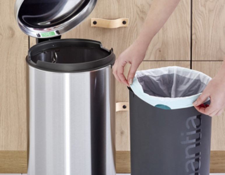 Brabantia 111822 trash can