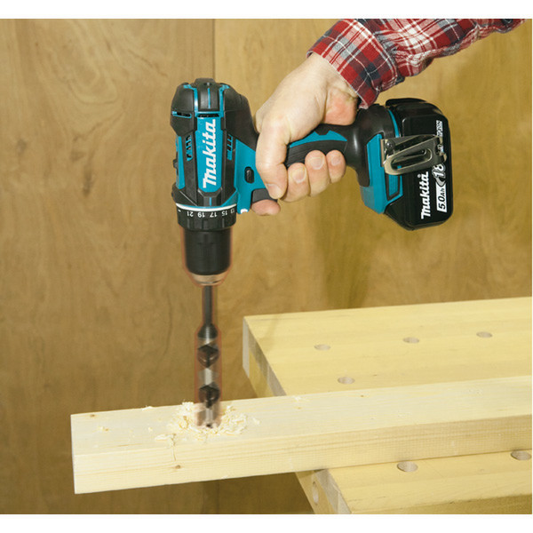 Makita DDF482RMJ Дрель с рукояткой пистолетного типа 4А·ч 1700г аккумуляторная комби-дрель